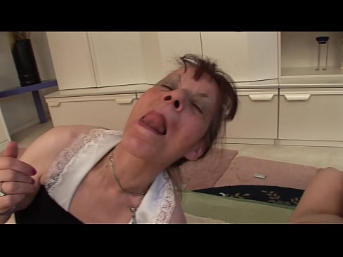 ❤️ Du avinoj kaj unu avo havas triopon ❤️❌ Hejmfarita porno ĉe ni